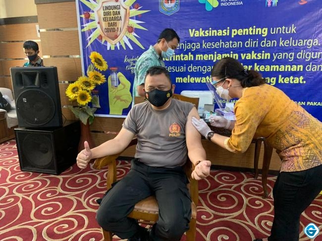 Kapolresta Mataram Bangga Disuntik Vaksin Covid-19